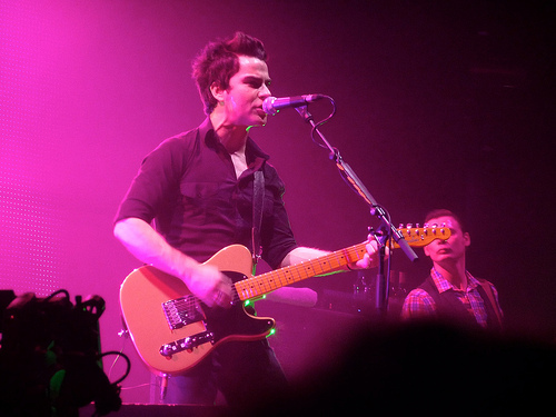 Stereophonics search for unsigned support band