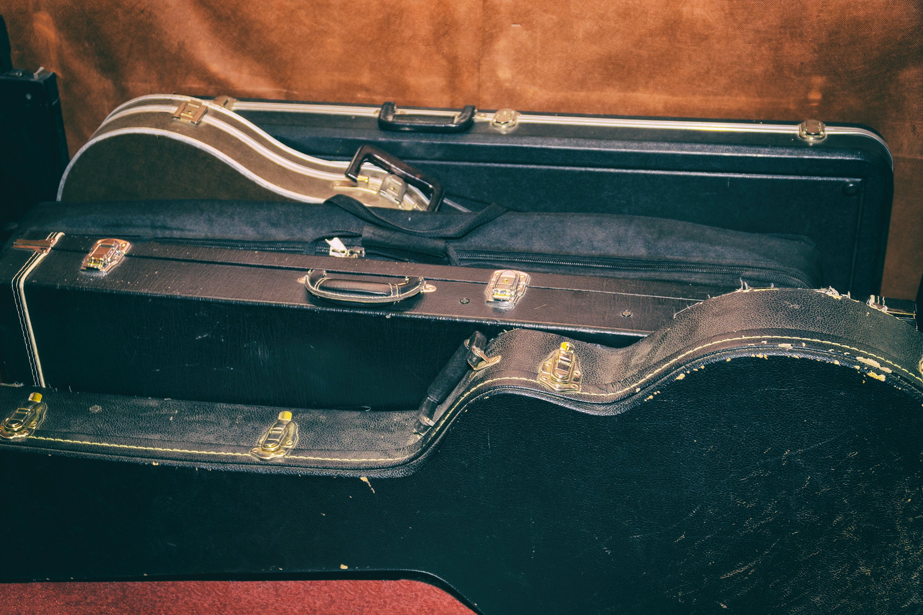 Traveling with your instrument – Advice from the ISM on air travel