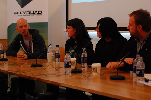 Source: http://cdn.thelineofbestfit.com/wp-content/media/2010/10/panel_.jpg